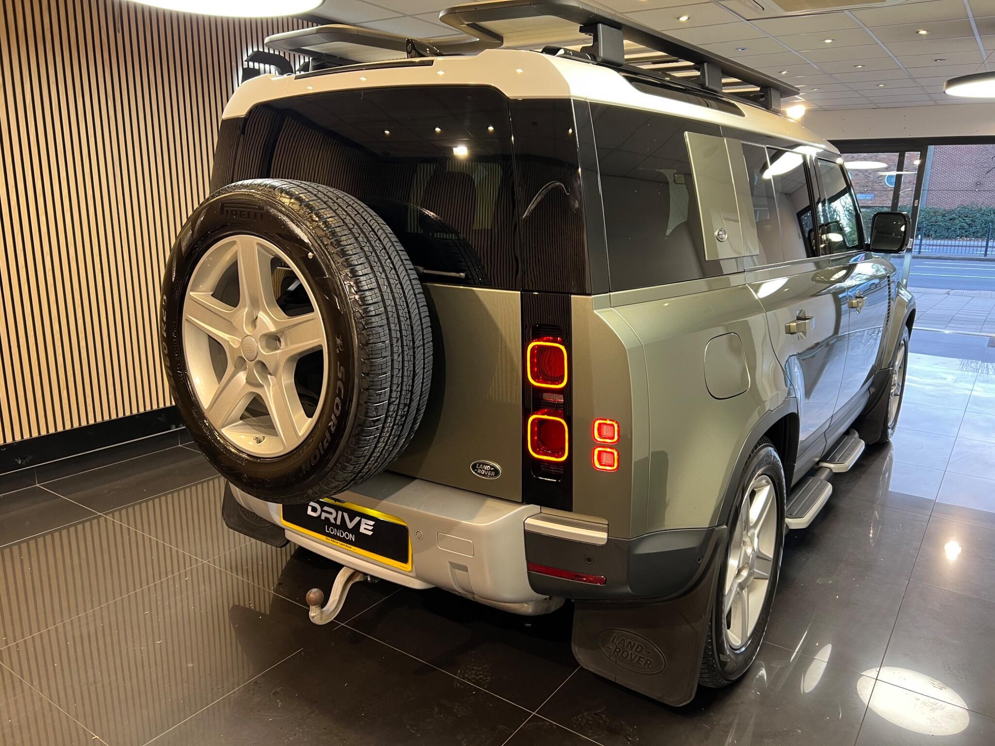 Land Rover Defender 110